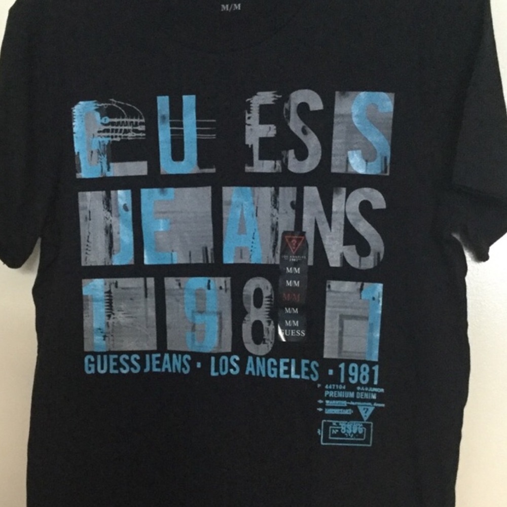 Guess Logo Tee - Picture 3 of 6